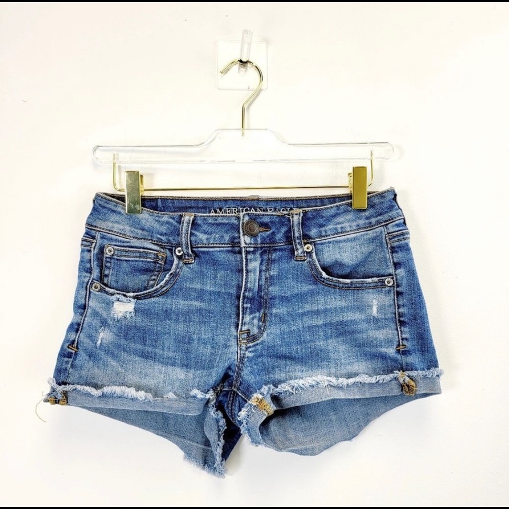 AE AMERICAN EAGLE Blue Distressed Ripped Jean Short Shorts 4 SMALL Light Wash